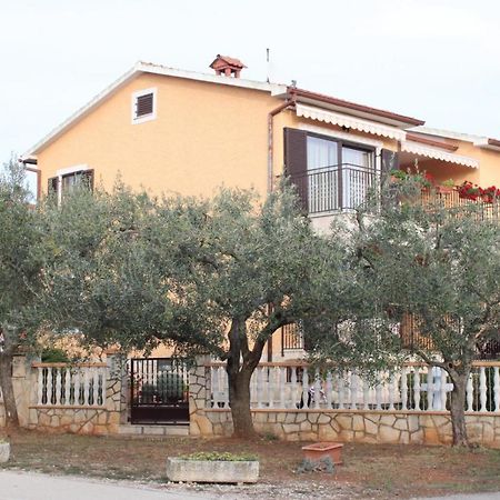 Lily'S Lovely Apartments Fazana Bagian luar foto