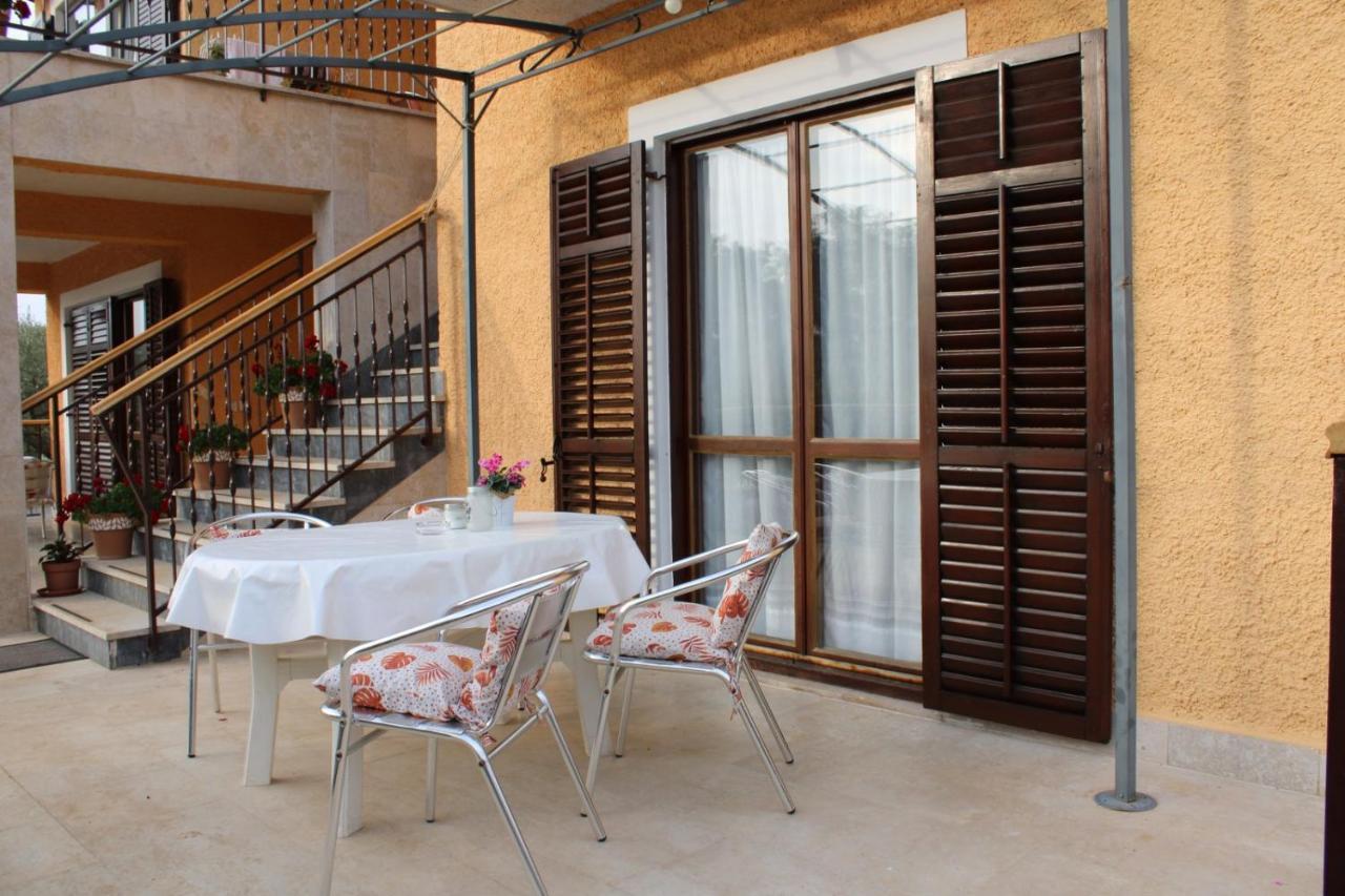 Lily'S Lovely Apartments Fazana Bagian luar foto