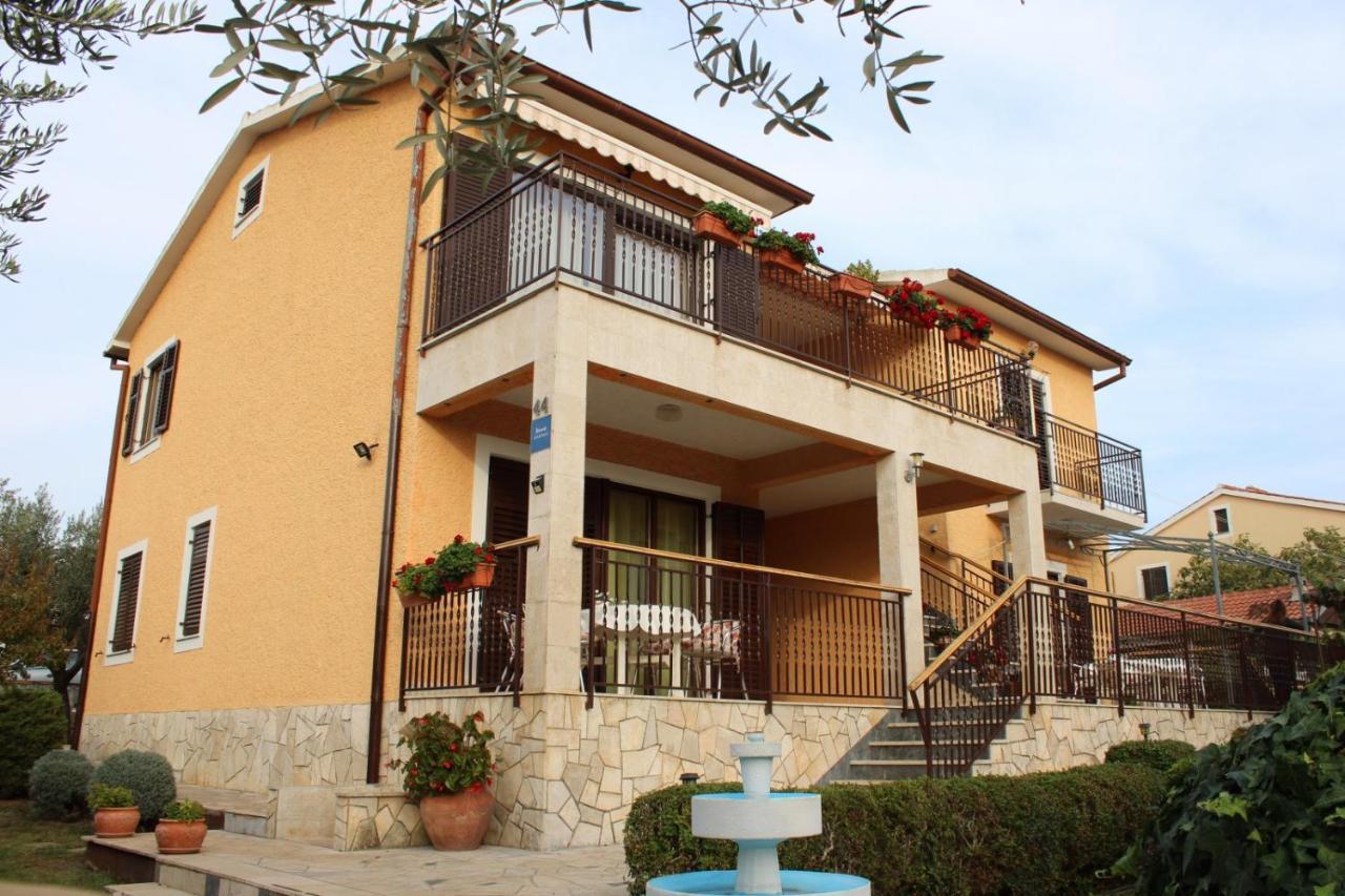 Lily'S Lovely Apartments Fazana Bagian luar foto