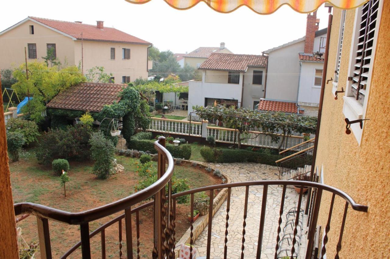 Lily'S Lovely Apartments Fazana Bagian luar foto