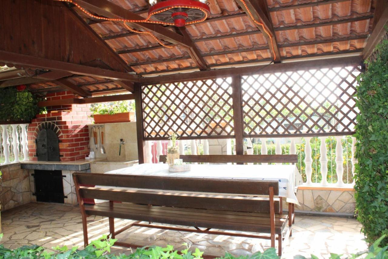 Lily'S Lovely Apartments Fazana Bagian luar foto