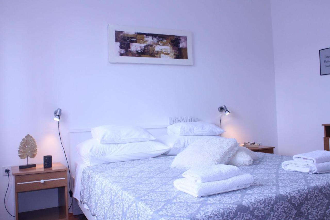 Lily'S Lovely Apartments Fazana Bagian luar foto