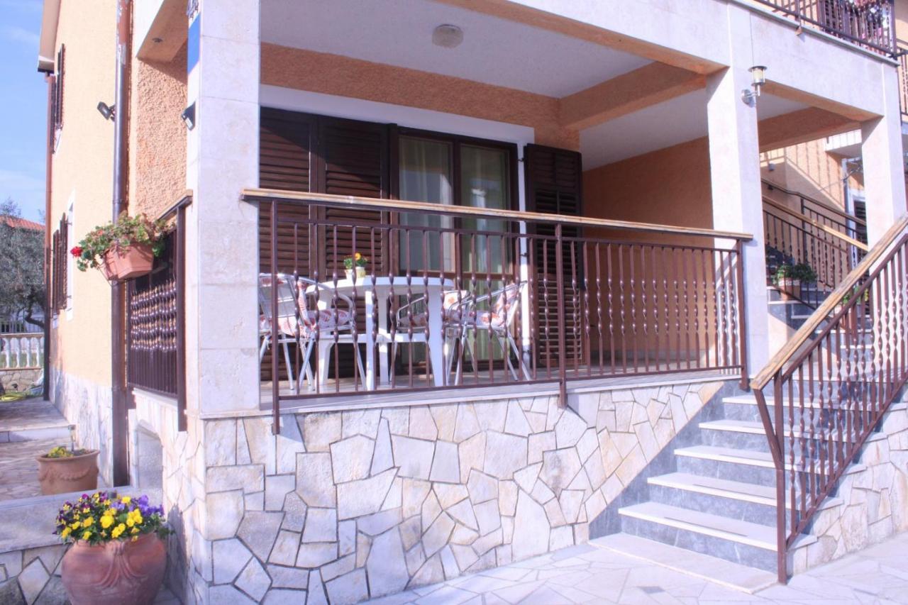 Lily'S Lovely Apartments Fazana Bagian luar foto