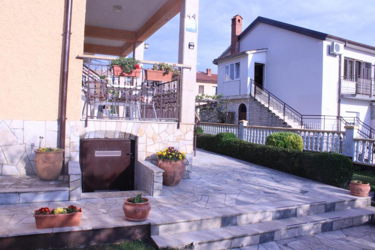 Lily'S Lovely Apartments Fazana Bagian luar foto