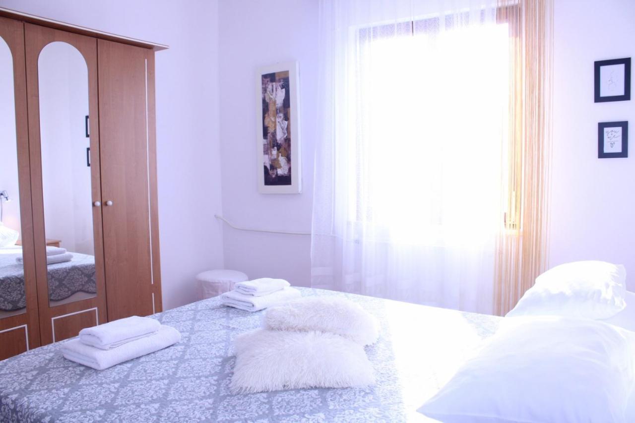 Lily'S Lovely Apartments Fazana Bagian luar foto