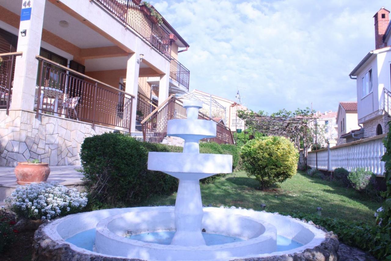Lily'S Lovely Apartments Fazana Bagian luar foto