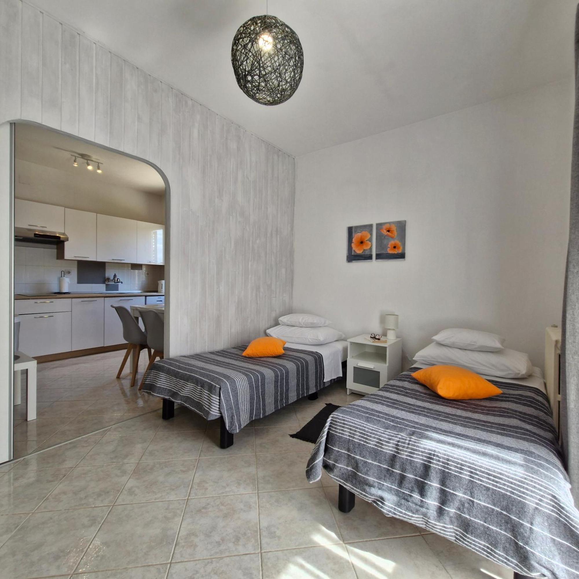 Lily'S Lovely Apartments Fazana Bagian luar foto